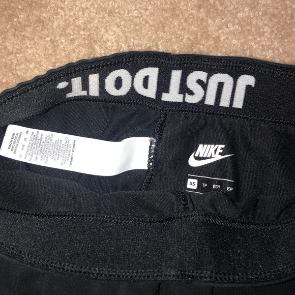 Nike Leggings - Picture 3 of 3
